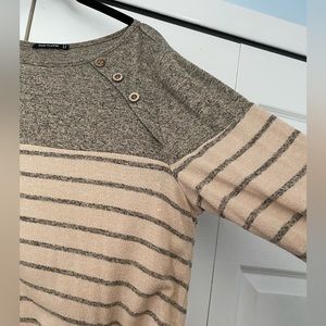 Pink clover, light white sweater, scoop, neck, long sleeve with a button detail